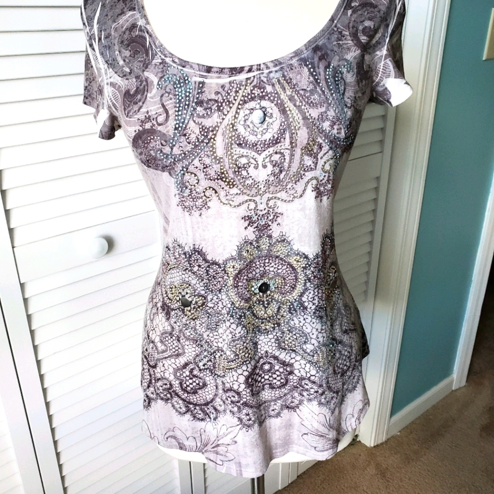 Charming Charlie scoop neck tee